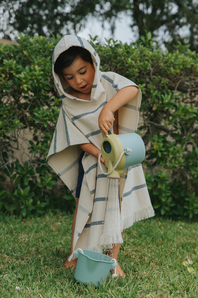 
                  
                    Poncho - 2-4 år - Grønne striber
                  
                